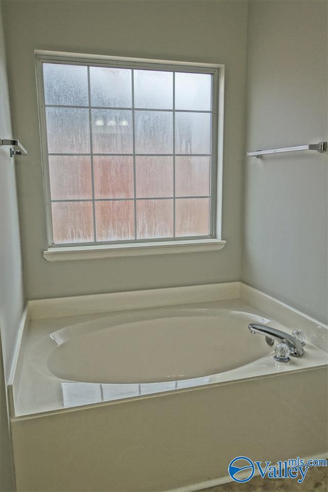 Building Photo - 143 Long Bow Dr