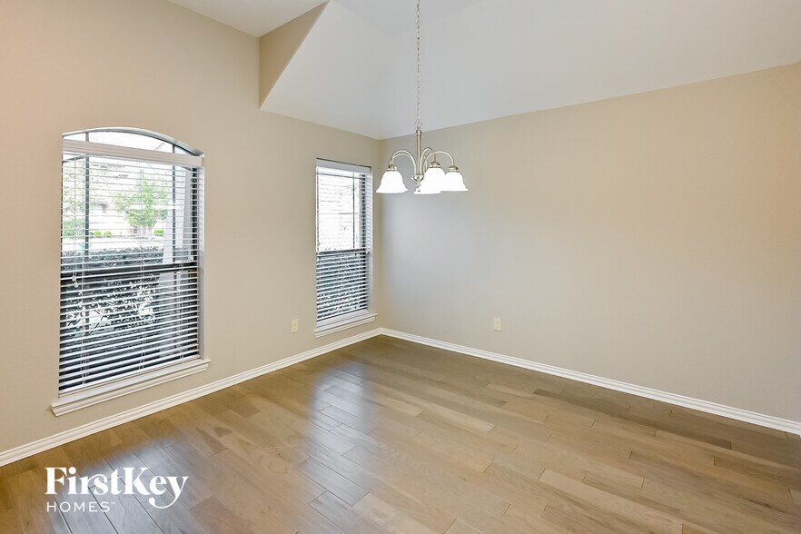 Building Photo - 21131 Bastide Ln