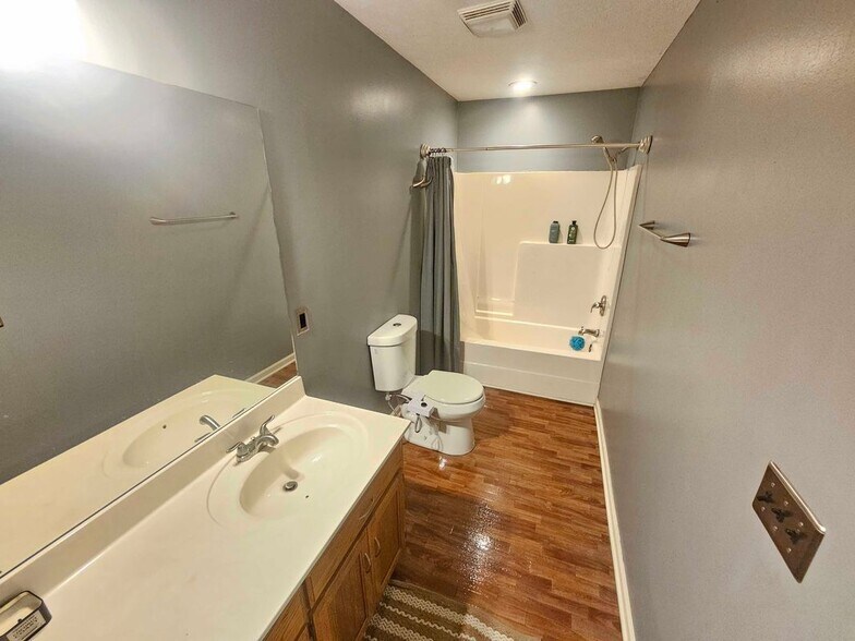 Building Photo - 4797 E Richmond Shop Rd