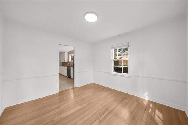 Building Photo - 4890 High Point Rd NE