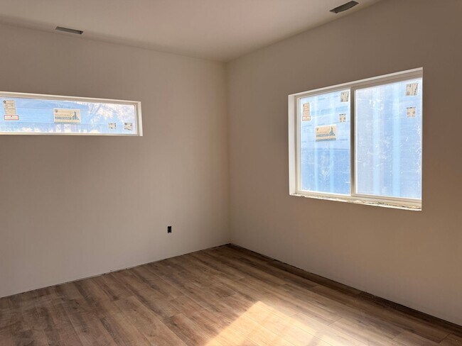 Building Photo - New Construction!