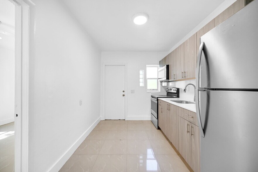 Building Photo - 567 NW 90th St