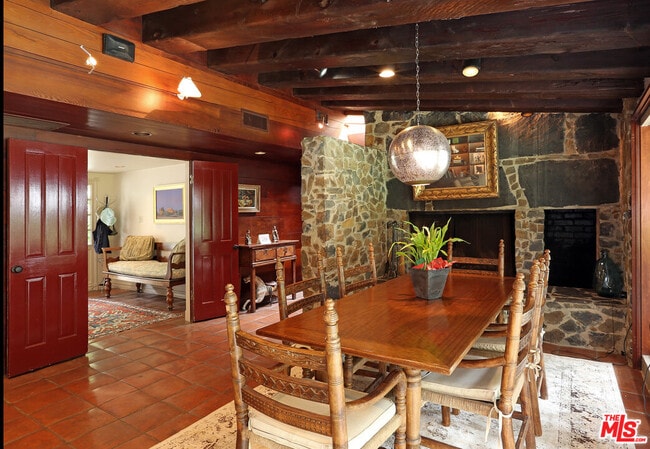 Building Photo - 2673 Mandeville Canyon Rd