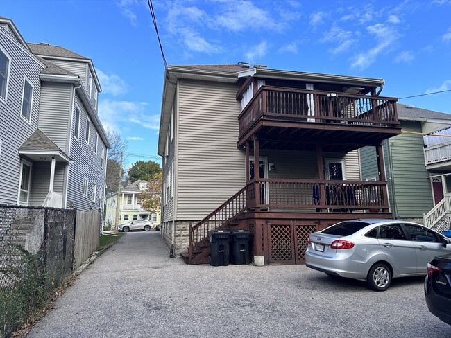 Building Photo - 772 Belmont St
