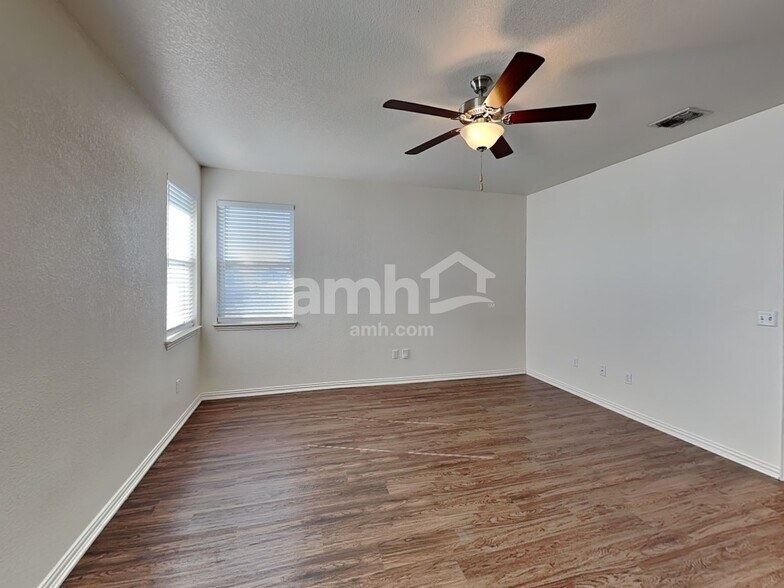 Building Photo - 2726 Wolfcreek