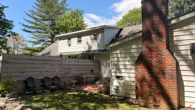 Building Photo - 629 NY-208