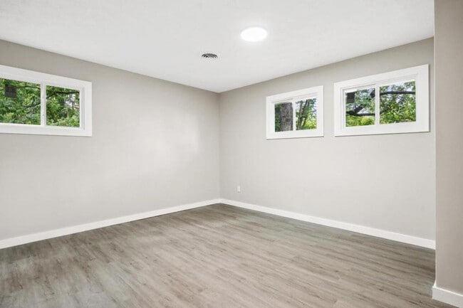 Building Photo - 3409 Barbee Dr