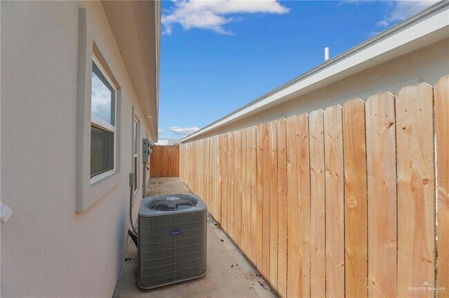 Building Photo - 1405 San Vicente