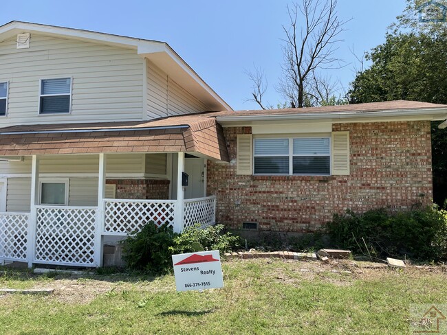 Primary Photo - 2265 NW 40th St