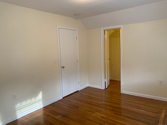 Building Photo - 361 Savin Ave