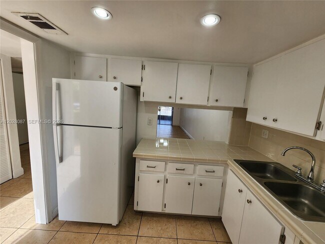 Building Photo - 461 NW 107th Ave