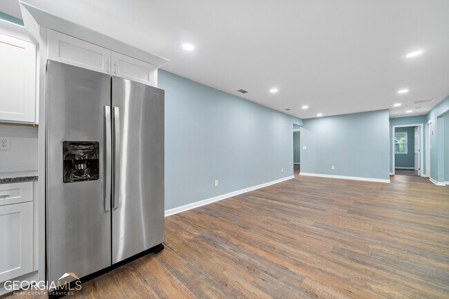 Building Photo - 1247 Cherokee Ave