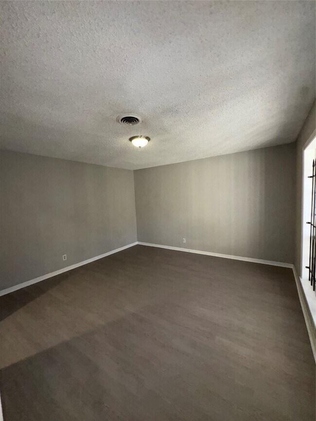 Building Photo - 5717 Woodrow St