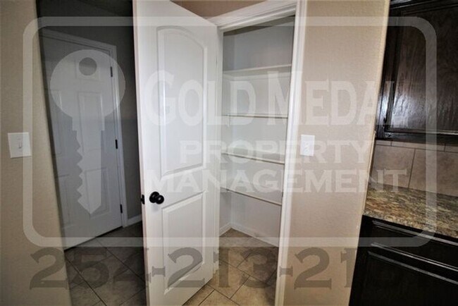Building Photo - 1106 Grace Point Dr