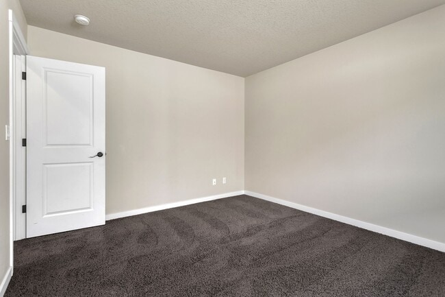 Building Photo - Spacious 4BR/3BA in Beaverton