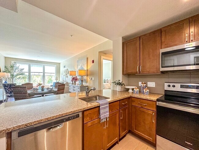 Building Photo - 25 Stonehaven Dr