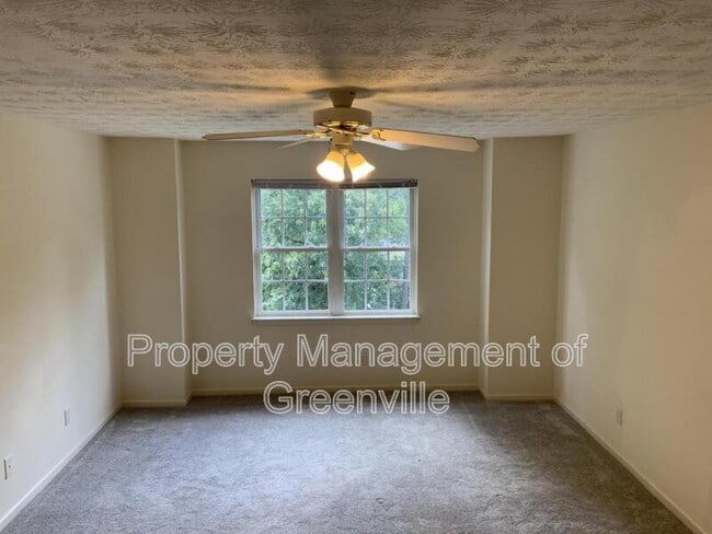 Building Photo - 207 Courtneybrook Trail