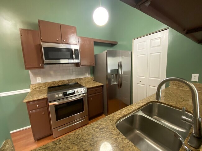 Building Photo - 610 Zephyr Ct