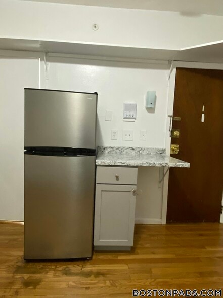 Building Photo - 28 S Huntington Ave