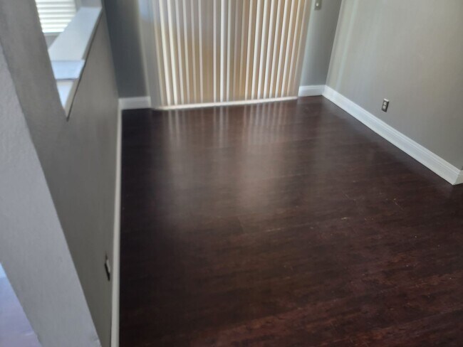 Building Photo - Fontana Two Story