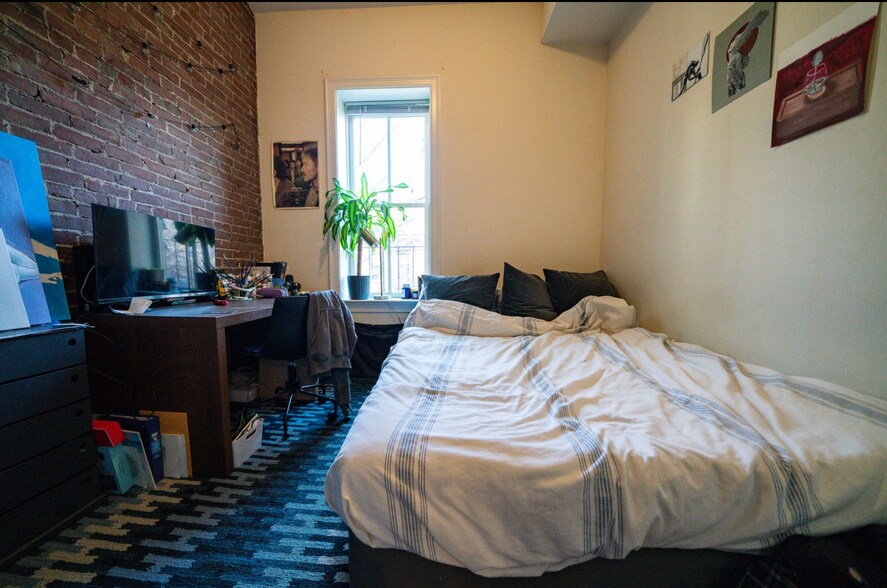 Building Photo - 5 Wigglesworth St