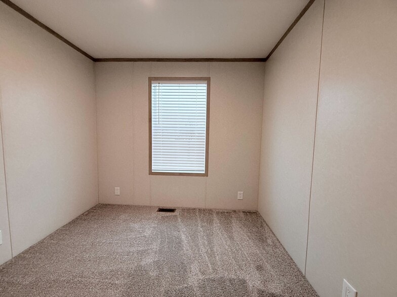 Building Photo - 29669 Danbury Ct