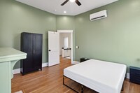 Building Photo - 1133 E Henry St