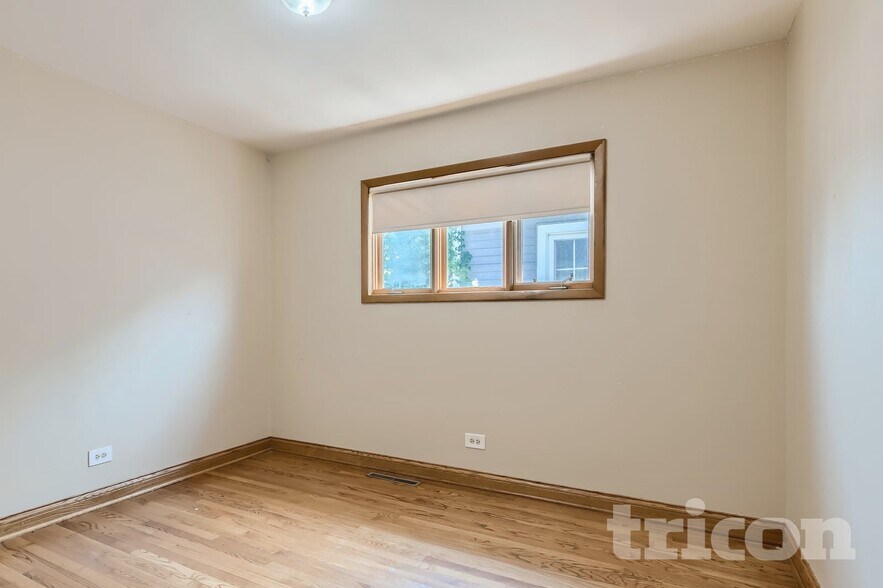 Building Photo - 8147 N Chester Ave