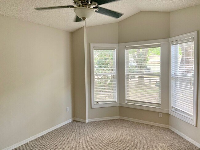 Building Photo - Longwood - 3 Bedroom, 2 Bathroom - $2,325.00