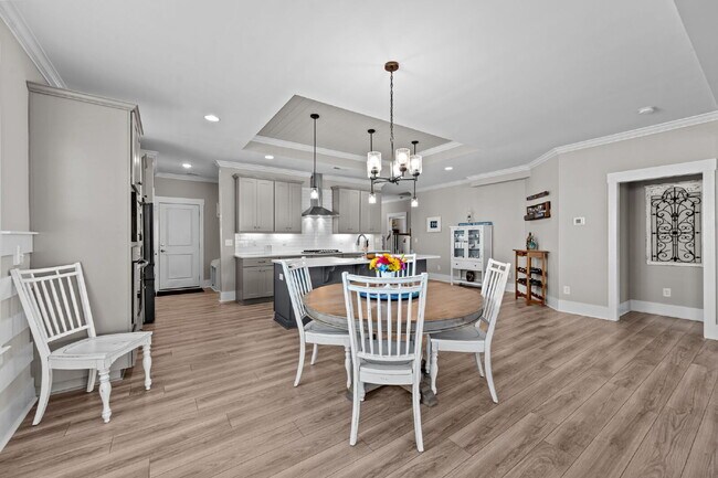 Building Photo - "Coastal Comfort Awaits: Spacious 3-Bed, 3-Bath Home in Holly Ridge!"
