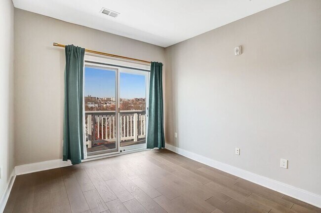 Building Photo - 2812 Georgia Ave NW