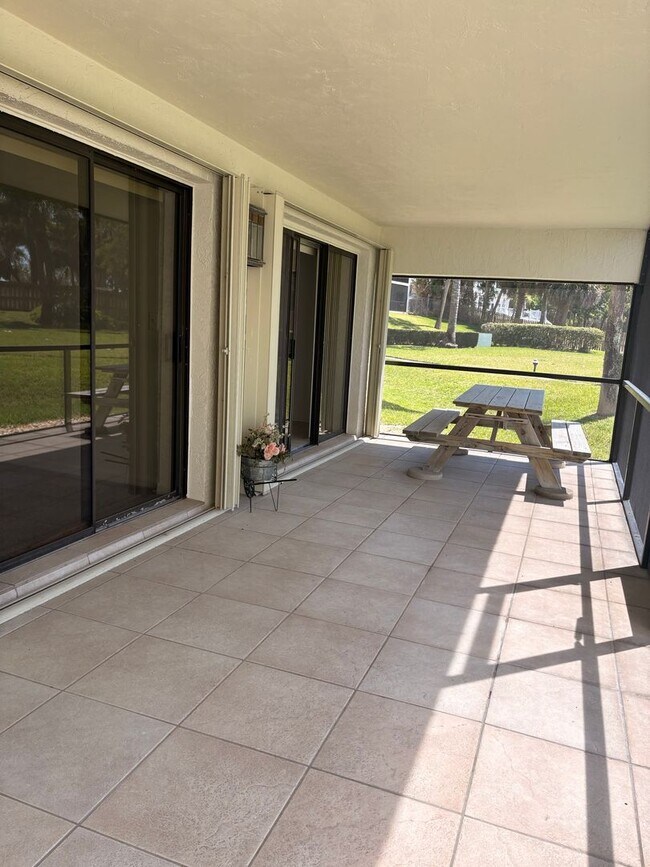 Building Photo - Spacious 1 bedroom at Pier 43!