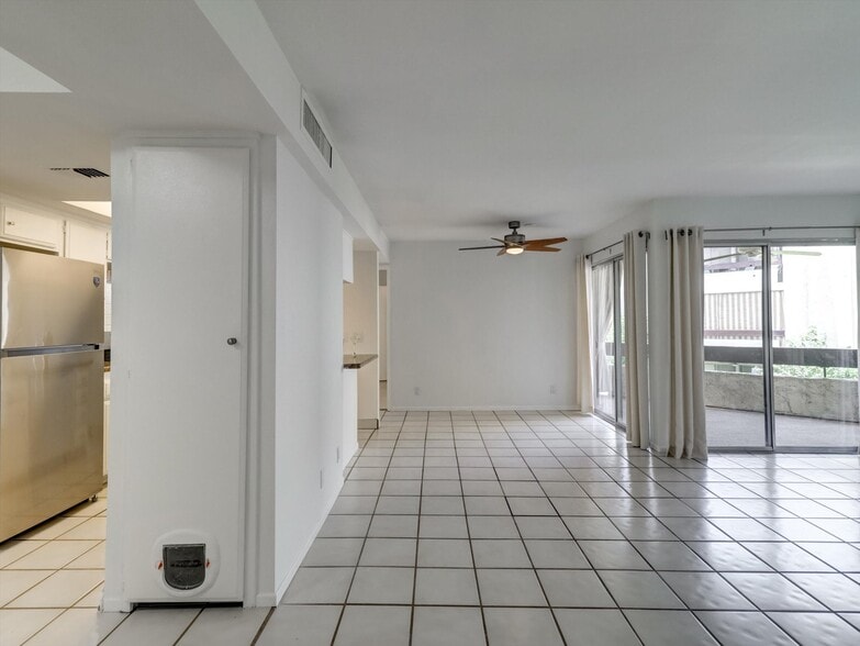 Building Photo - 1490 S Camino Real