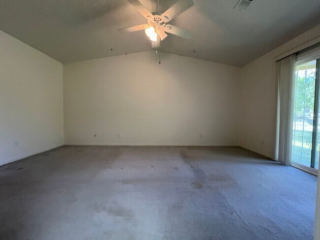 Building Photo - Now Available! In Madera Ranchos