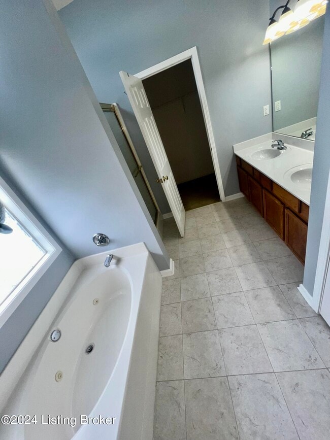 Building Photo - 9210 Eminence Ct