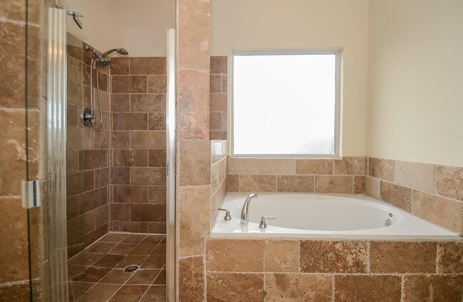 Building Photo - 513 Vincent St