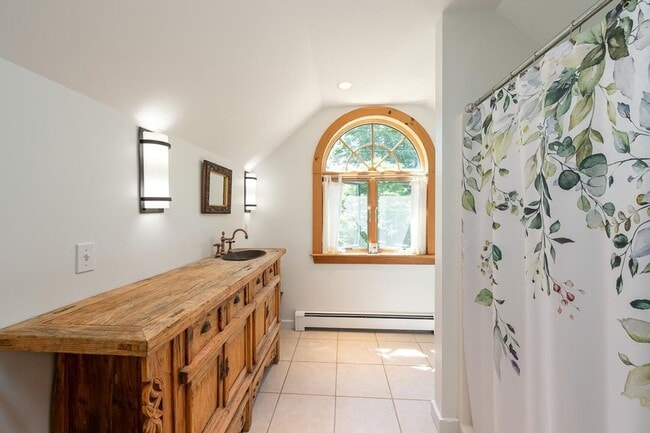 Building Photo - Gorgeous Harpswell Waterfront Property for...