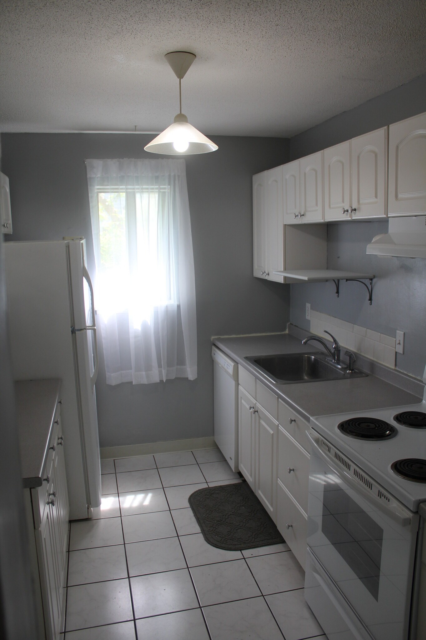 Building Photo - 10 Village Brook Ln