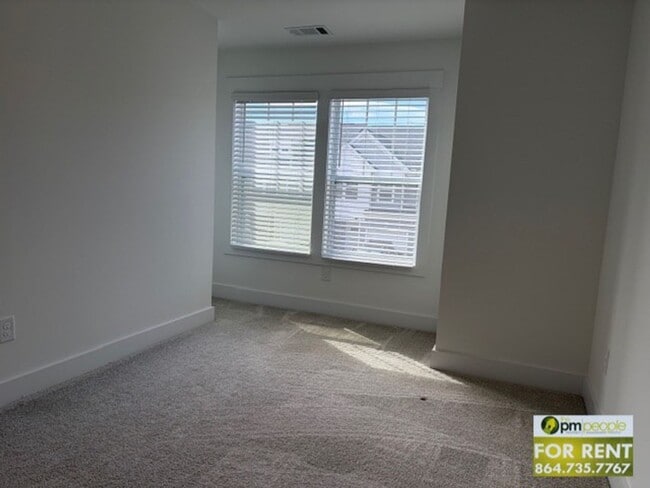 Building Photo - 3/2.5 Townhome in Excellent Greenville/Travelers Rest Location!