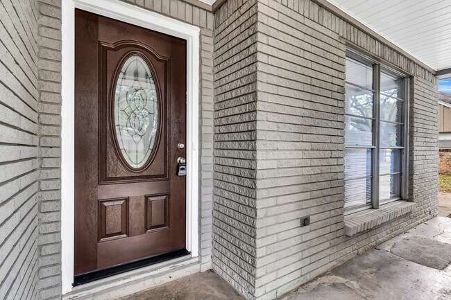 Primary Photo - 10314 Antrim Ln