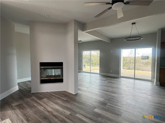 Building Photo - 5899 Denmans Loop