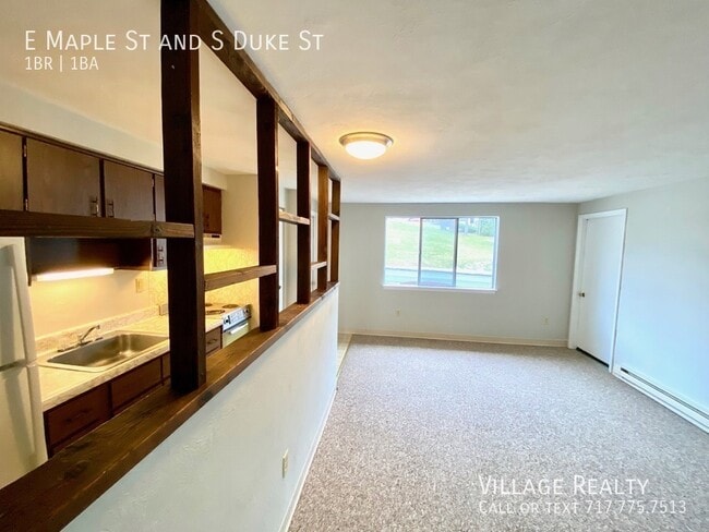 Building Photo - 509 E Maple St