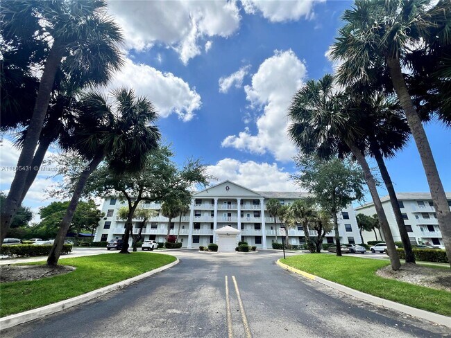 Building Photo - 1705 Whitehall Dr