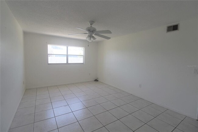 Building Photo - 5509 Fountain Lake Cir