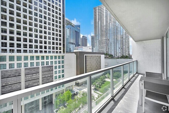 Building Photo - 500 Brickell Ave