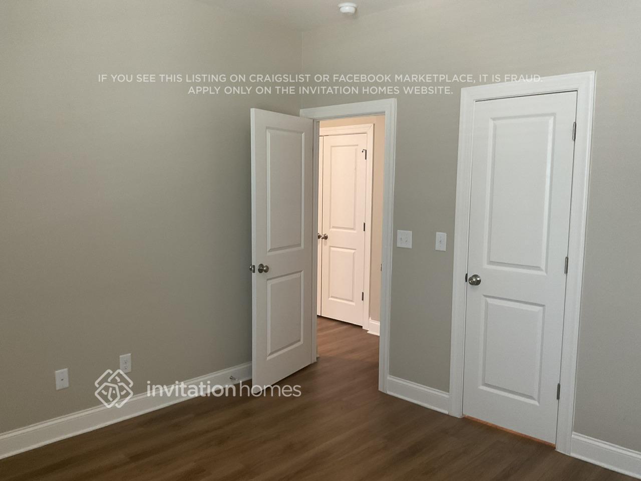 Building Photo - 215 Caledonia Ct