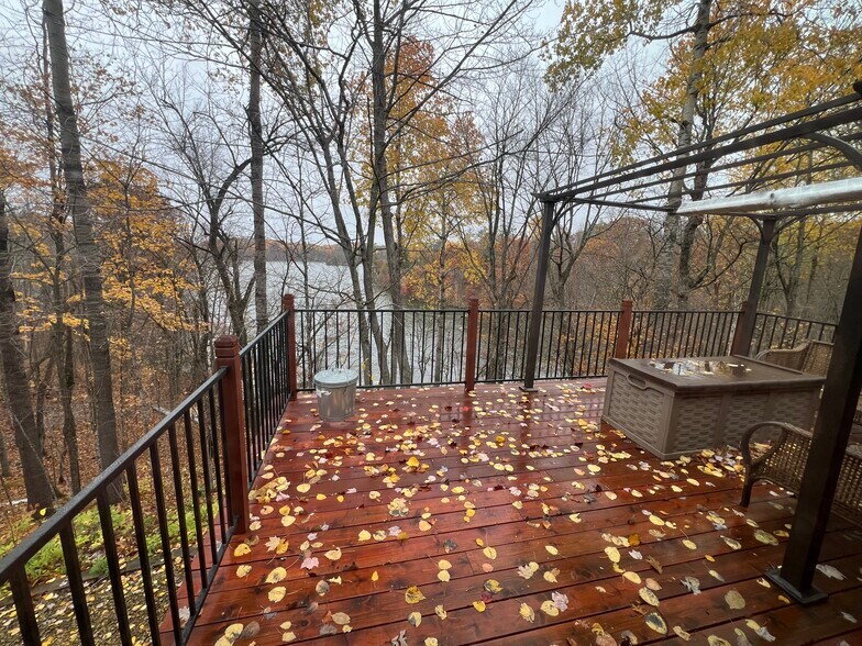 Building Photo - 2477 28 1/2 St