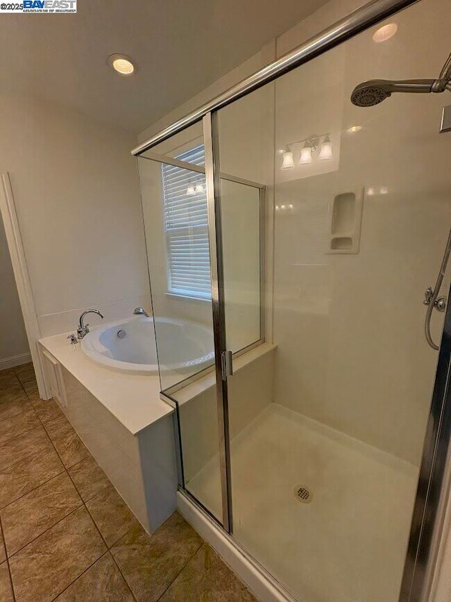 Building Photo - 192 S Tranquilidad St