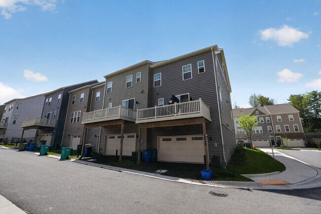 Building Photo - 10129 Kings Grove Wy