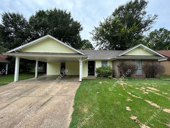 Primary Photo - 760 Hackberry Dr